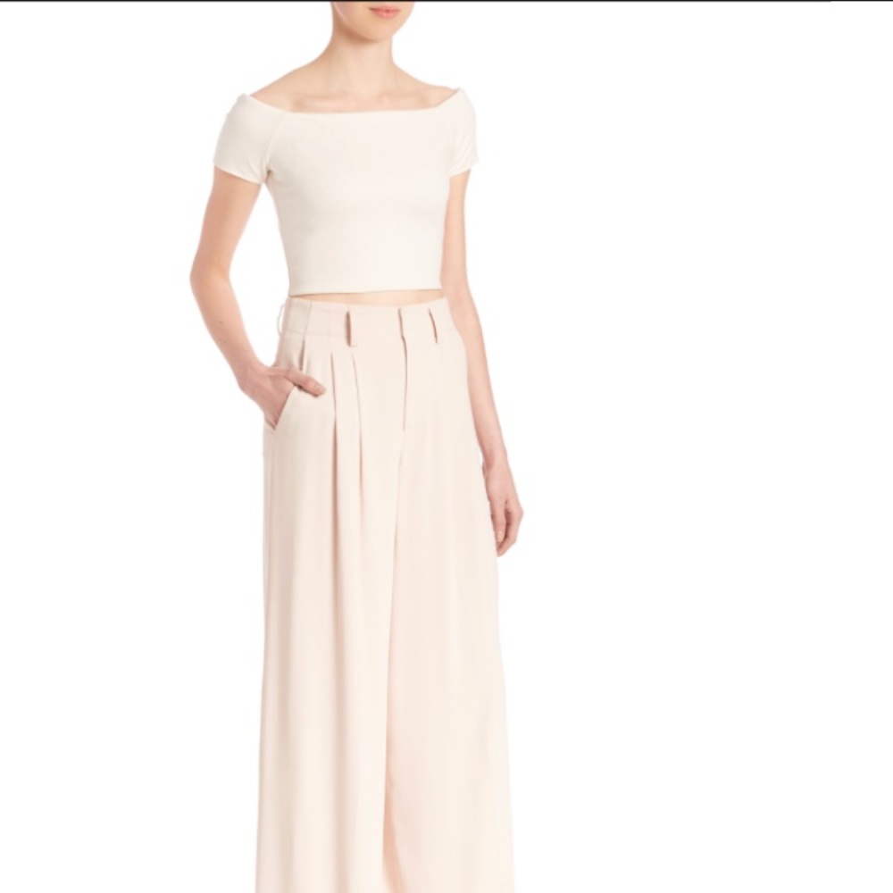 NWT Alice + Olivia Gracelyn off the shoulder top